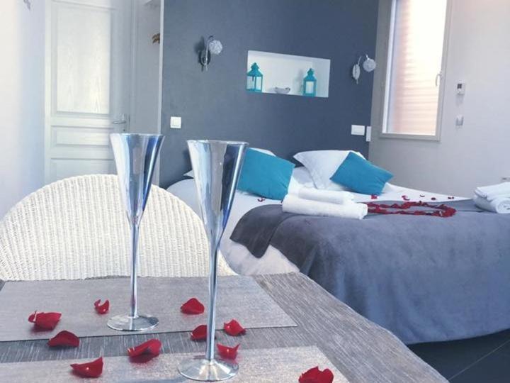 La Villa Cote Cour Dinan Rom bilde